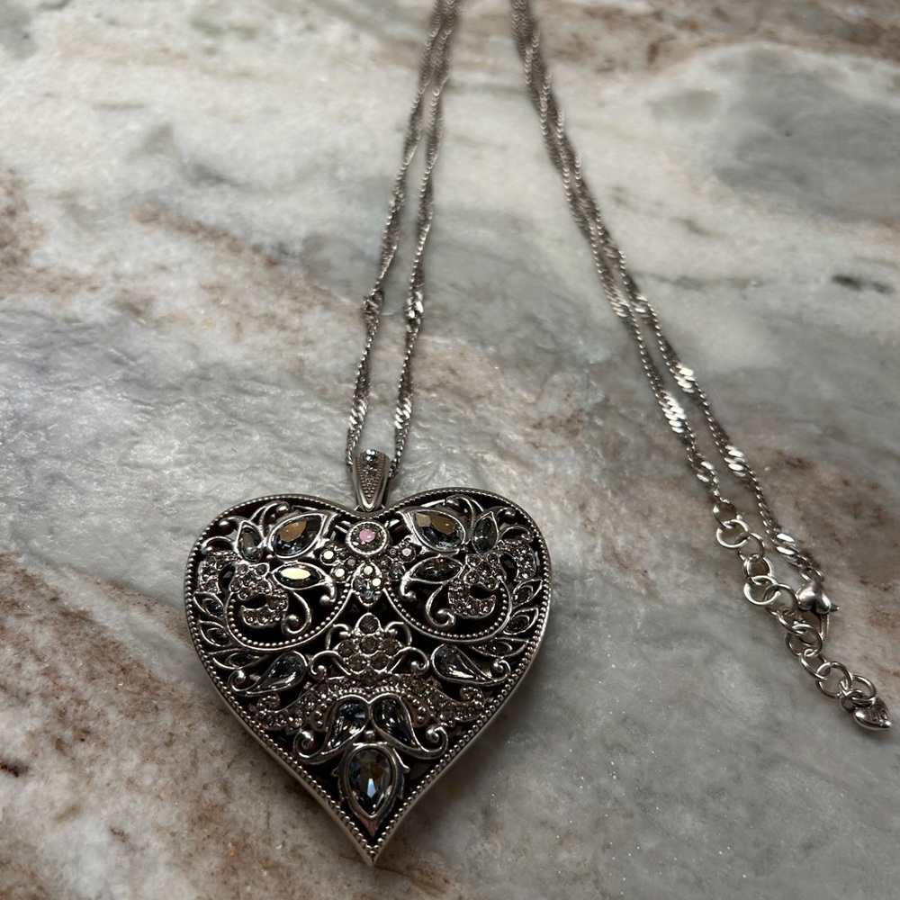 Elegant Silver Heart Pendant Necklace